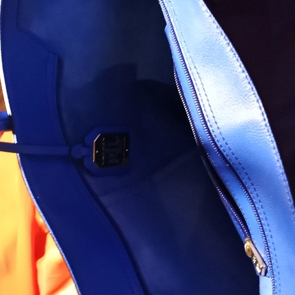 Purse - Picture 3 of 3